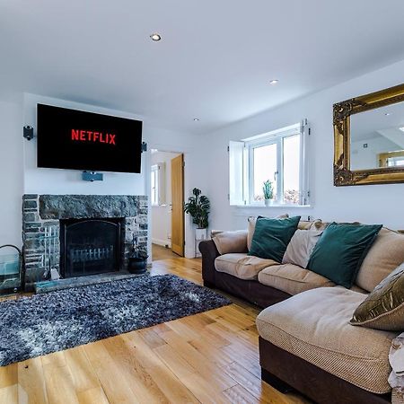 "Woodlands" By Greenstay Serviced Accommodation - Luxury 3 Bed Cottage In North Wales With Stunning Countryside Views & Parking - Close To Glan Clwyd Hospital - The Perfect Choice For Contractors, Business Travellers, Families And Groups Bodelwyddan 외부 사진
