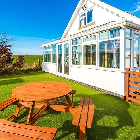 "Woodlands" By Greenstay Serviced Accommodation - Luxury 3 Bed Cottage In North Wales With Stunning Countryside Views & Parking - Close To Glan Clwyd Hospital - The Perfect Choice For Contractors, Business Travellers, Families And Groups Bodelwyddan 외부 사진