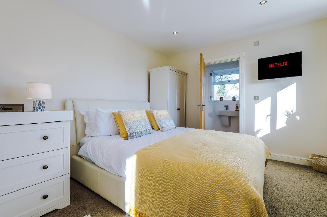 "Woodlands" By Greenstay Serviced Accommodation - Luxury 3 Bed Cottage In North Wales With Stunning Countryside Views & Parking - Close To Glan Clwyd Hospital - The Perfect Choice For Contractors, Business Travellers, Families And Groups Bodelwyddan 외부 사진
