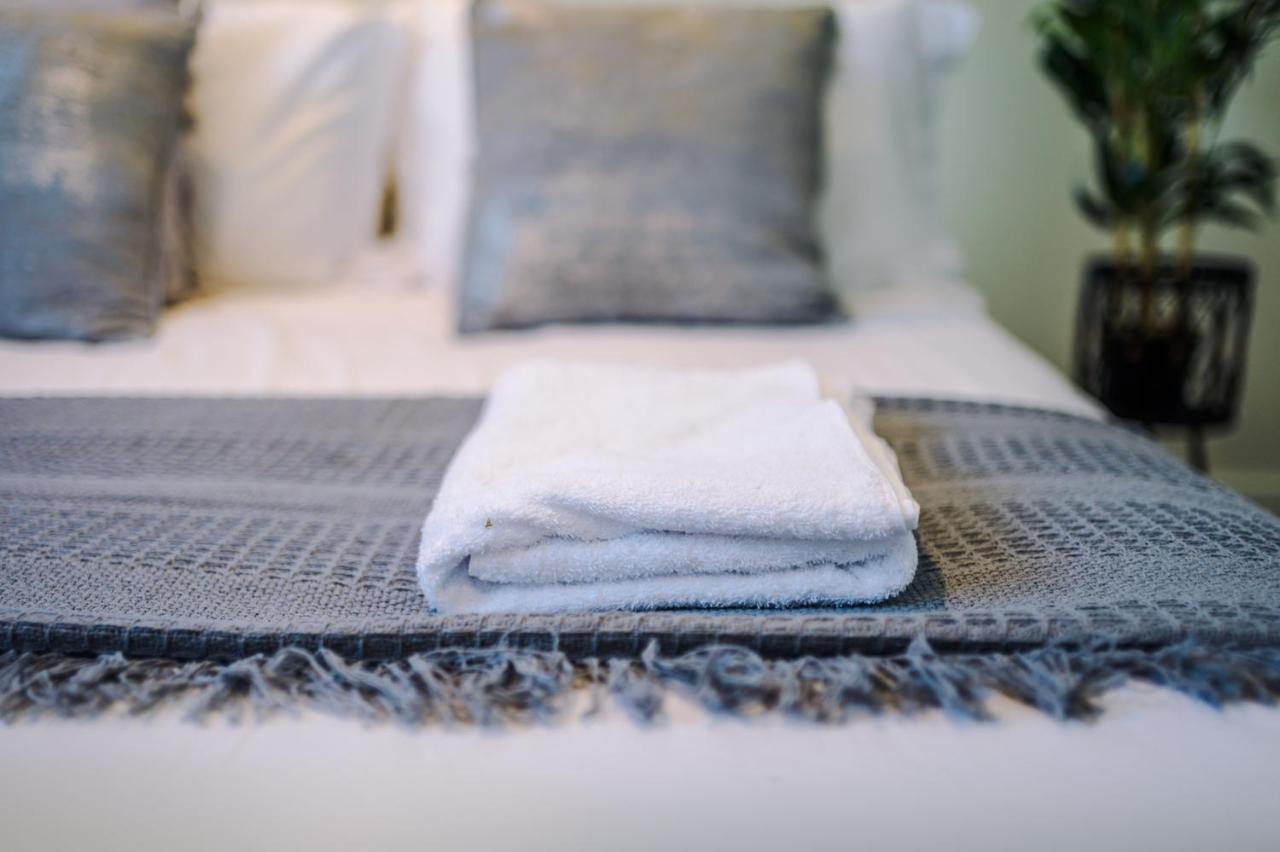 "Woodlands" By Greenstay Serviced Accommodation - Luxury 3 Bed Cottage In North Wales With Stunning Countryside Views & Parking - Close To Glan Clwyd Hospital - The Perfect Choice For Contractors, Business Travellers, Families And Groups Bodelwyddan 외부 사진